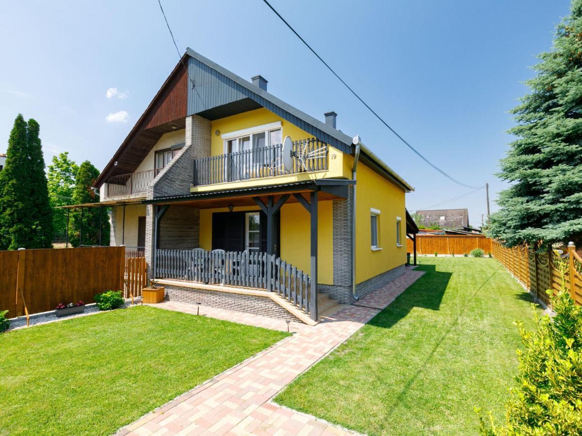 Holiday Home Hibiscus By Interhome Balatonkeresztúr Exteriör bild